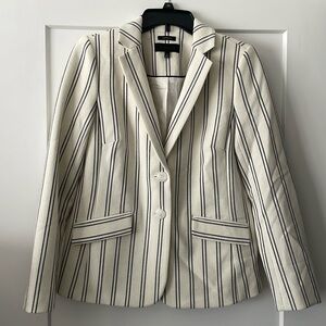 Talbots size 2 Aberdeen blazer. Cream/black stripe.